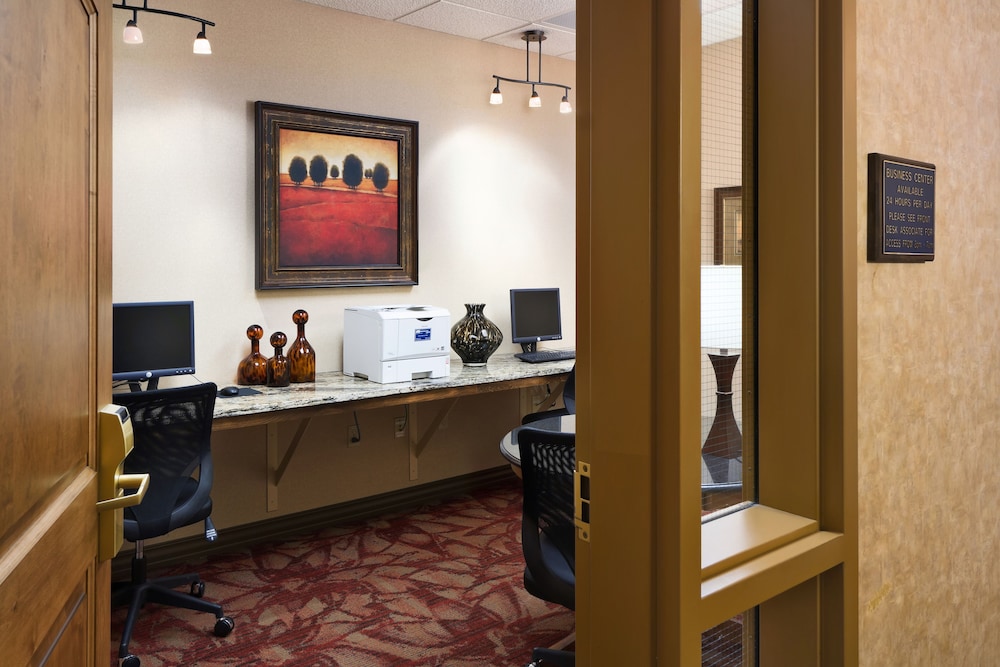 Clubhouse Hotel Suites Sioux Falls 56/67