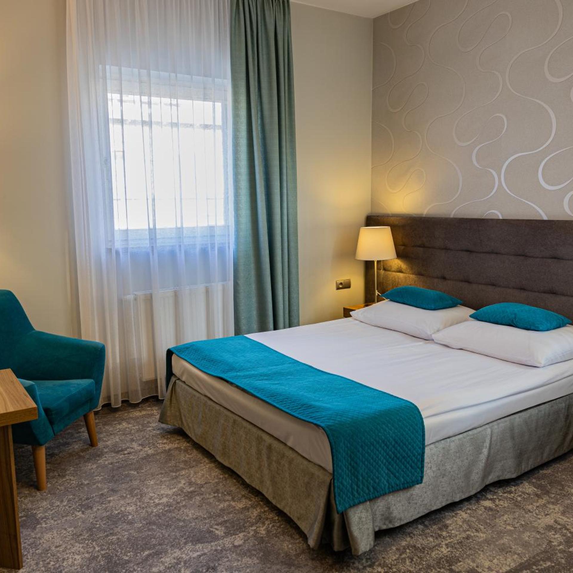 Deluxe, Queen Bed