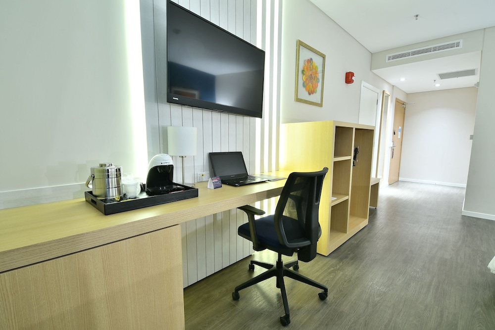 Holiday Inn Express Asuncion Aviadores 73/79