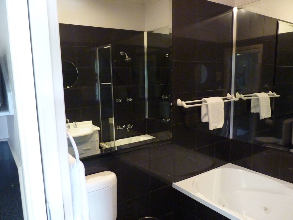 Caboolture Central Motor Inn 24/39
