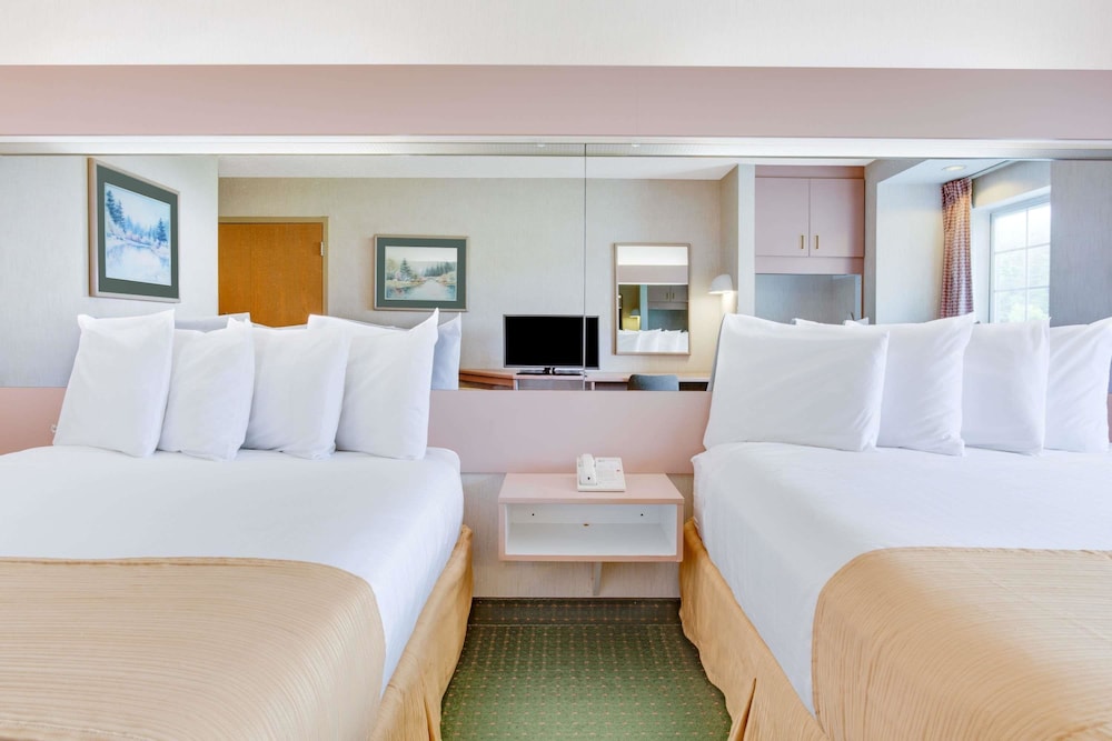Microtel Inn Greensboro 24/54