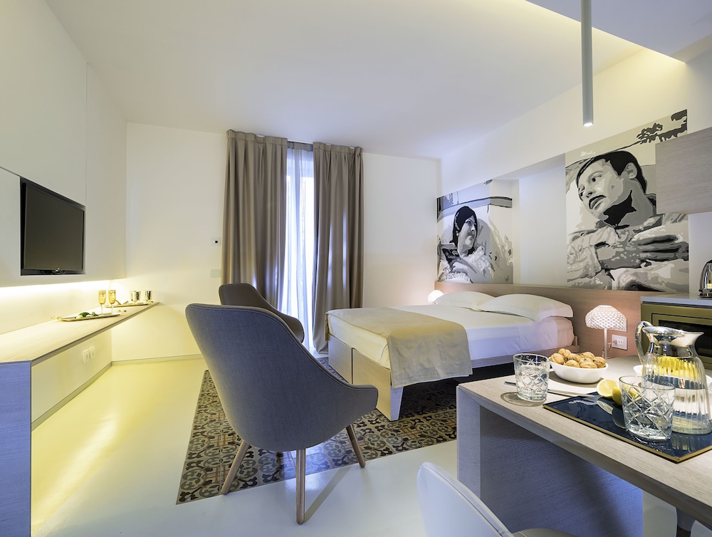 DUOMO SUITES & SPA 39/50
