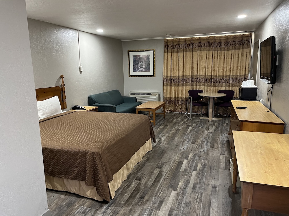 Mid Towne Inn Suites San Antonio 19/43