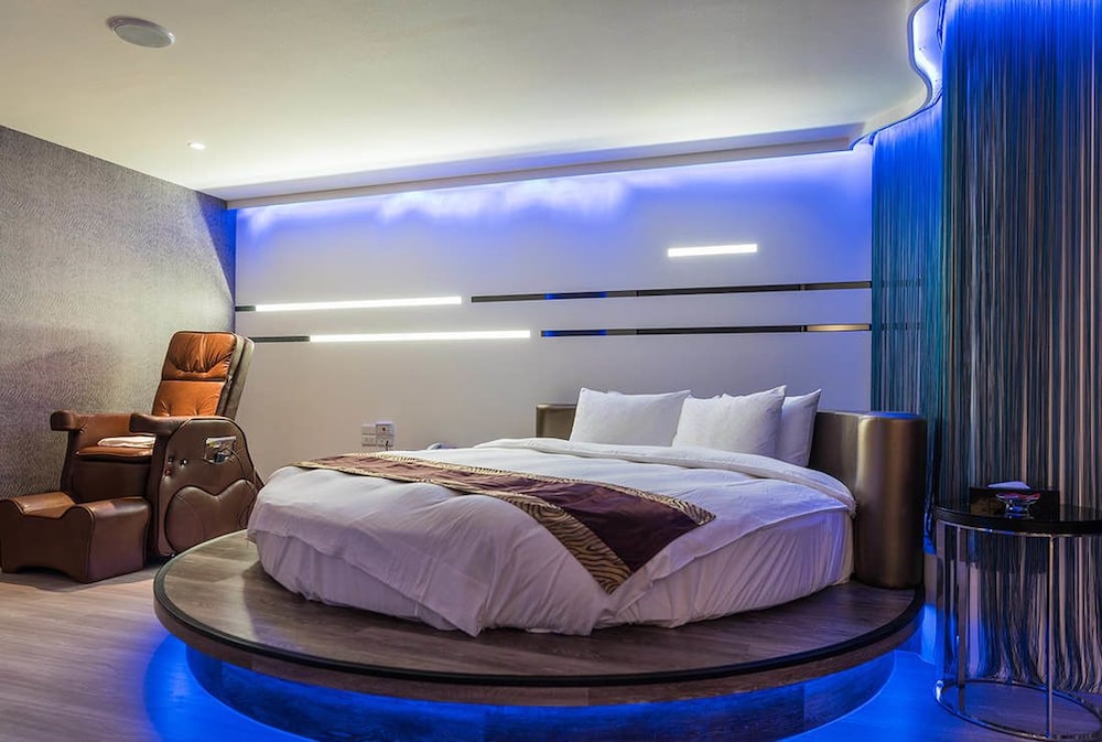 High Cloud International Business Hotel 7/30