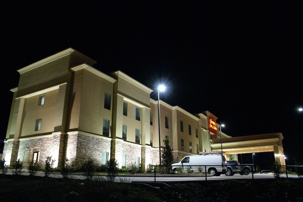 Hampton Inn Suites Center TX in BROOKLYN CENTER - TX