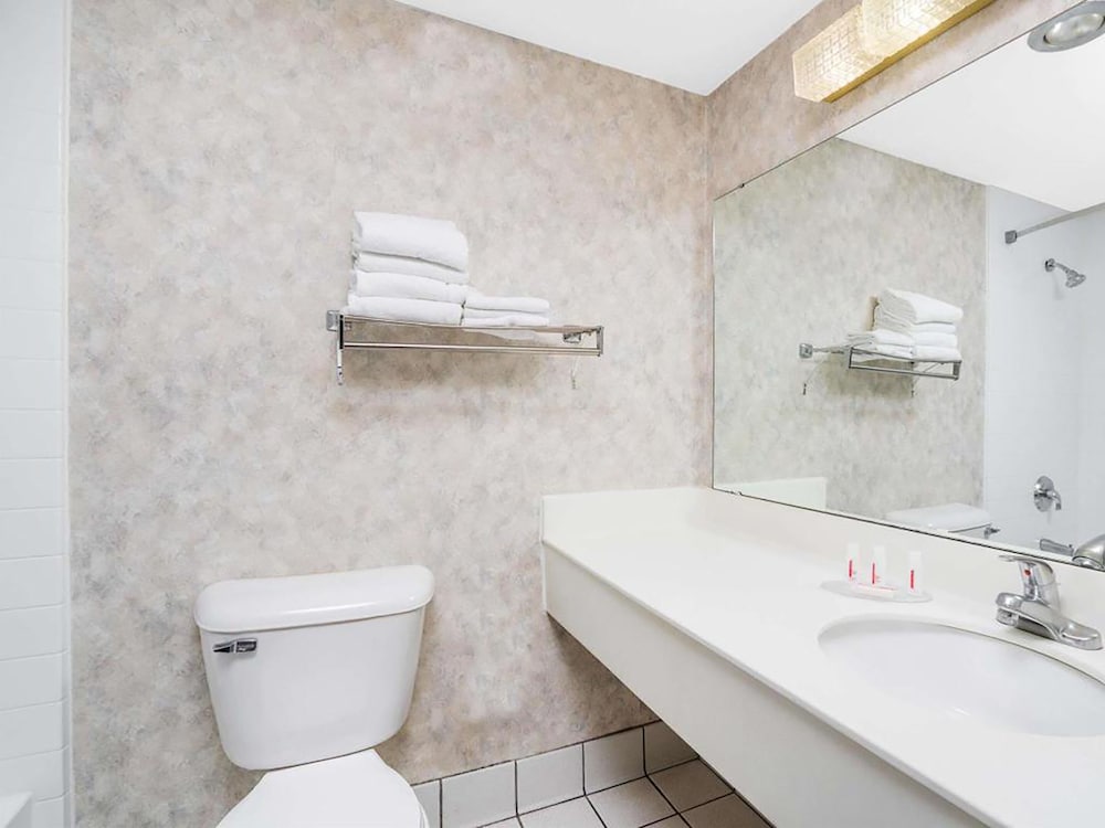 Blue Way Inn La Crosse Extended Stay 4/29