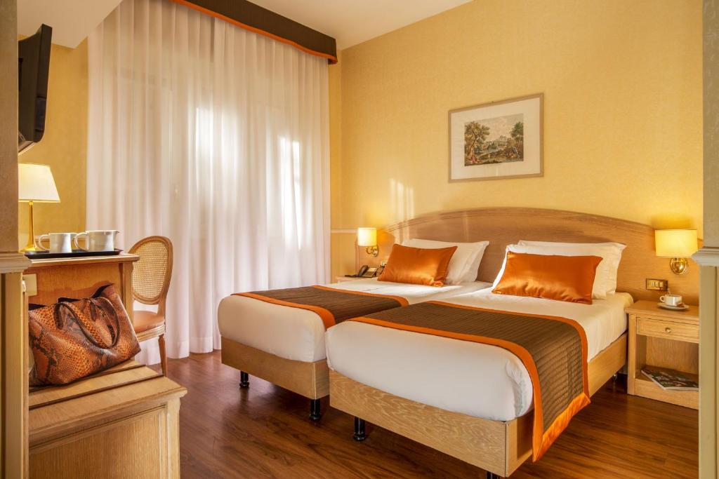 Omnia, Classic, Twin Beds
