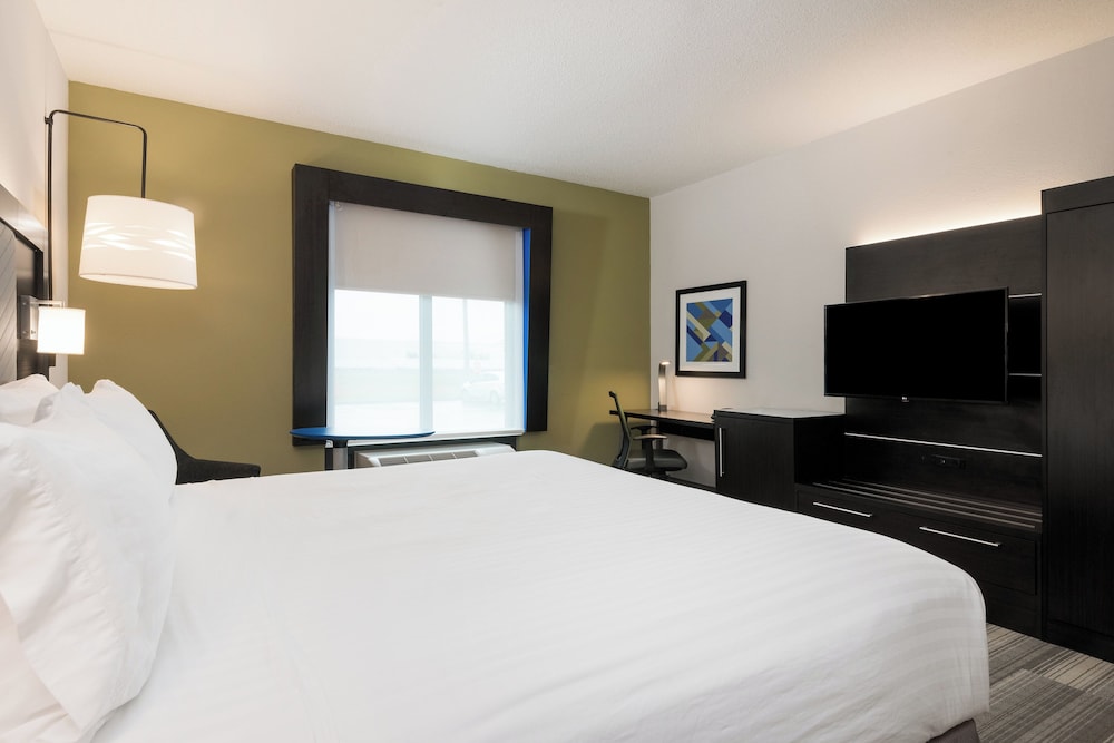 Holiday Inn Express and Suites Florence I-95 and I-20 Civic Ctr, an IHG Hotel 32/70