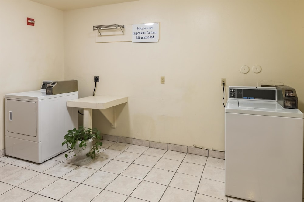 Motel6 Fort Worth, TX - Burleson 8/60