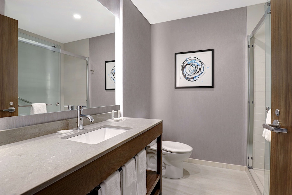 Hyatt Place Ottawa West 48/50