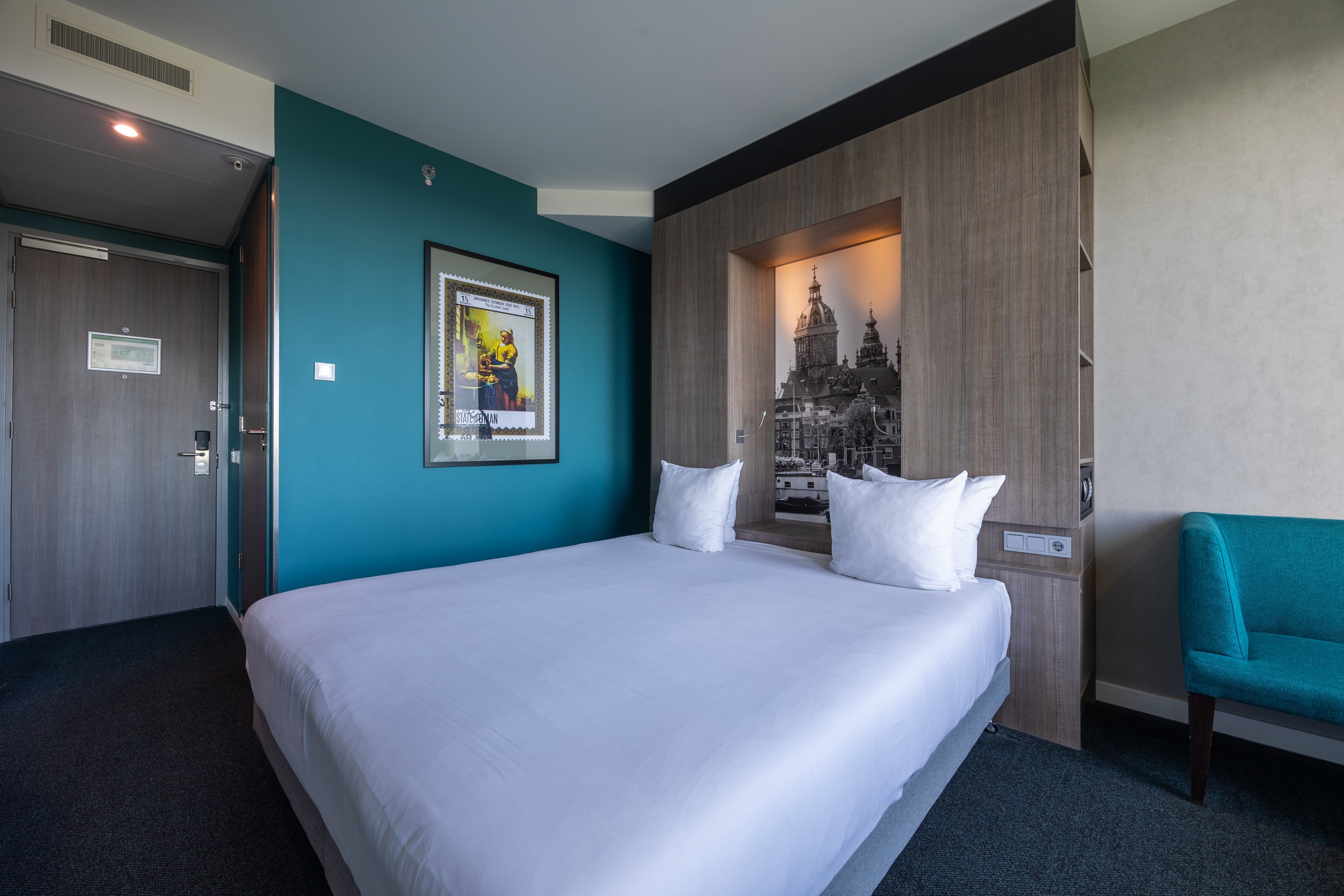 Deluxe Room 1 King Bed