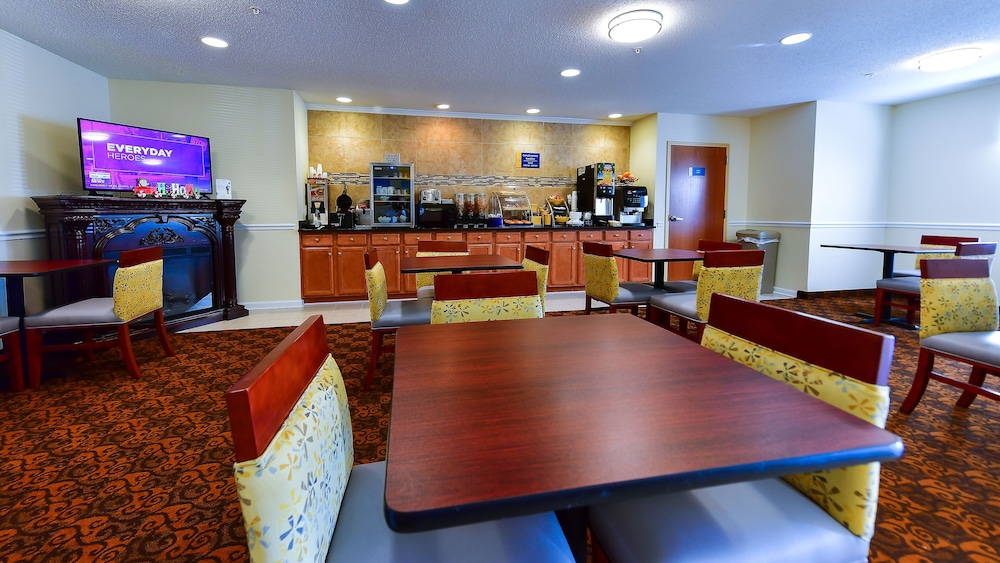 Days Inn by Wyndham Greensboro NC 13/18