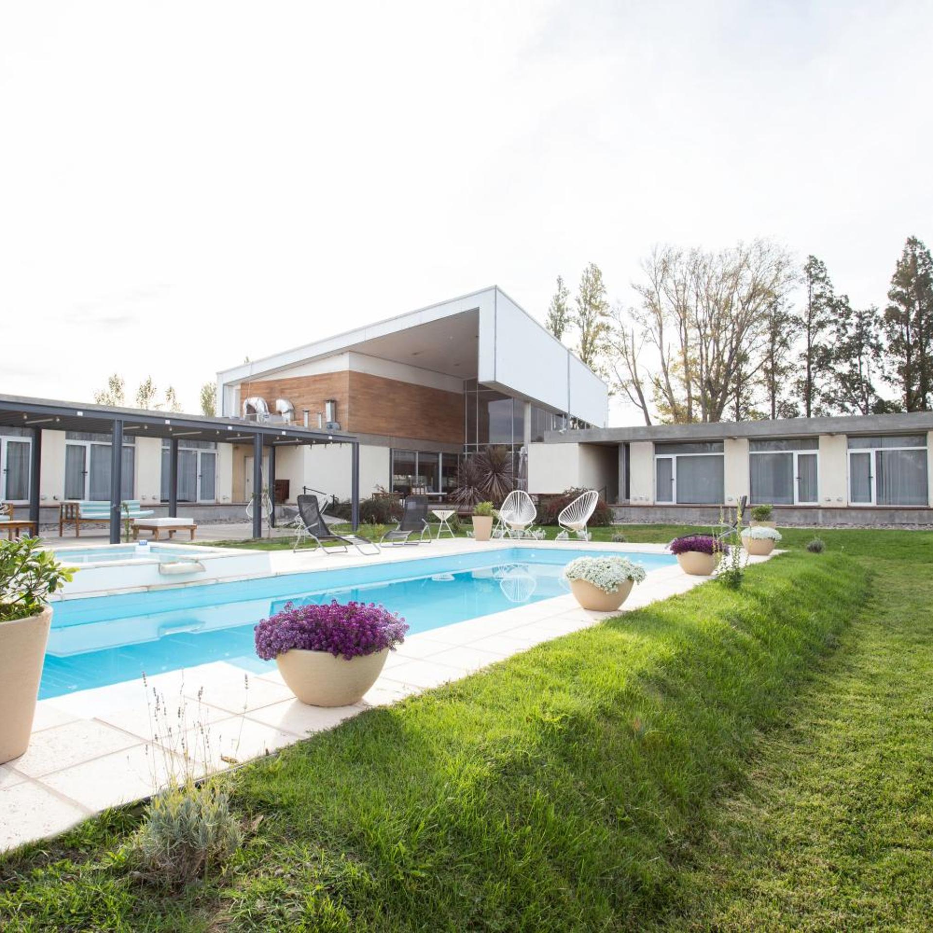 HERRADURA HOTEL SUITES 45/50