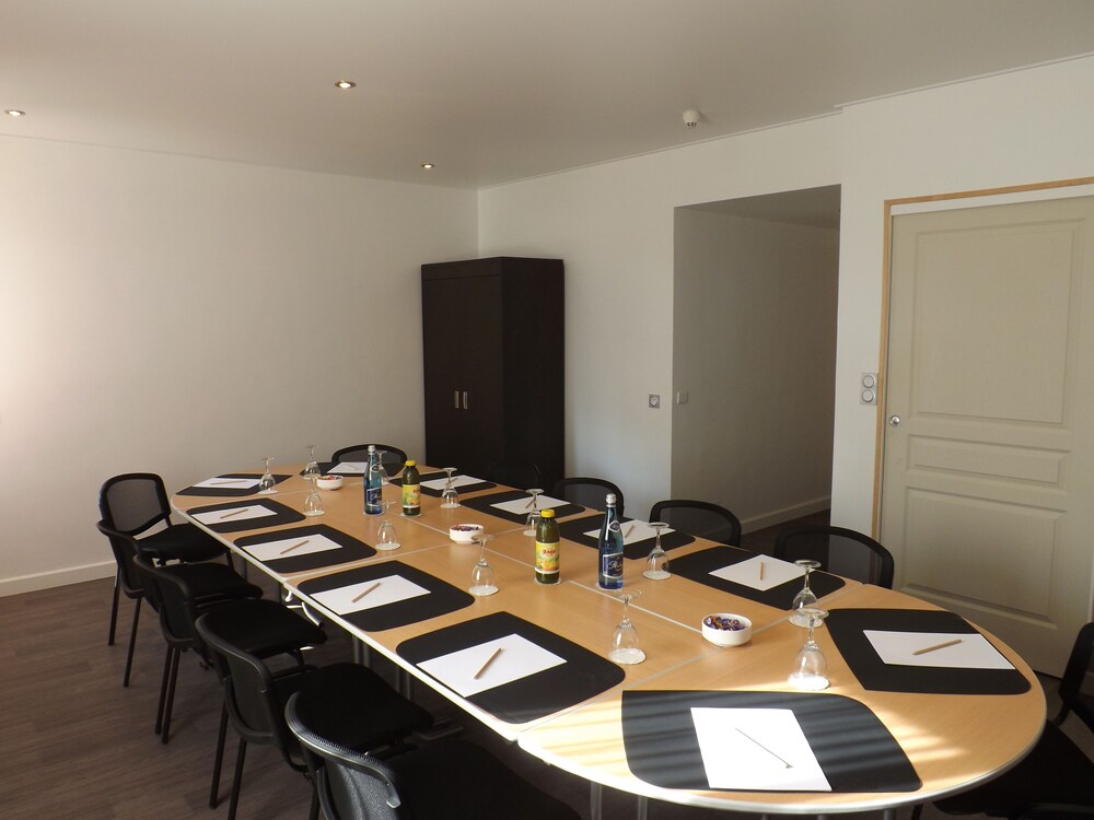 Exclusive Hotel Comte De Nice 39/50
