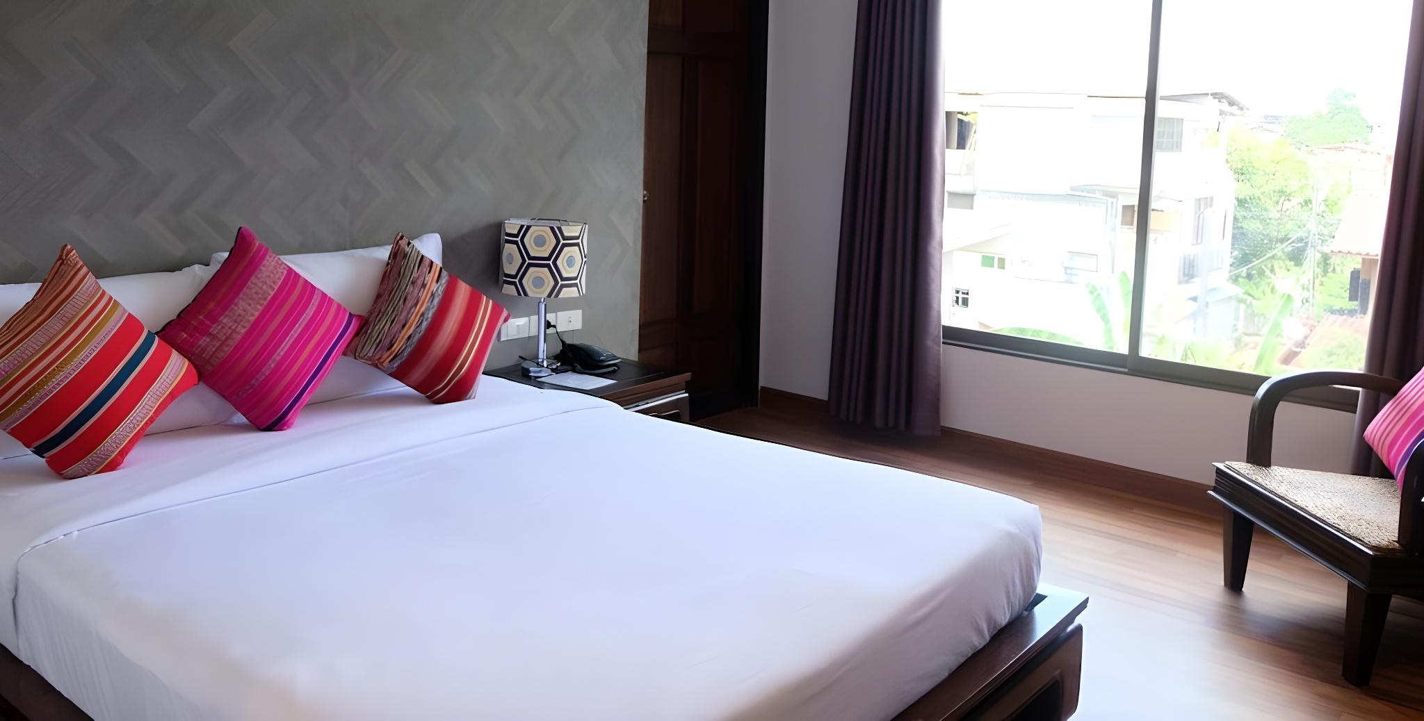 Deluxe, Double Bed, Garden View