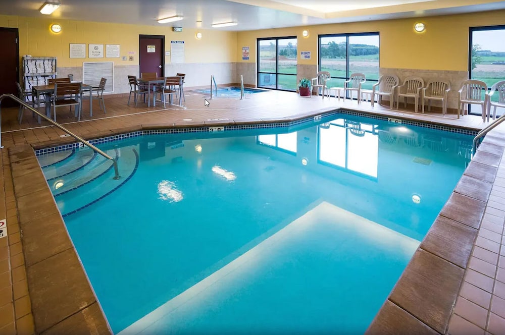 Holiday Inn Express Rochester South Mayo Area 3/43