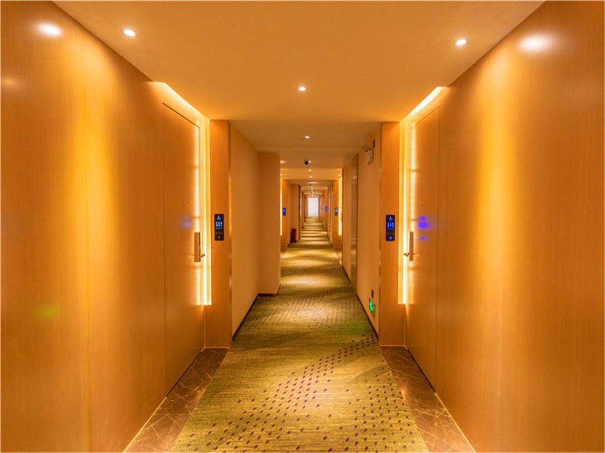 Lavande Hotel (Jiangmen Golf Club) 52/54