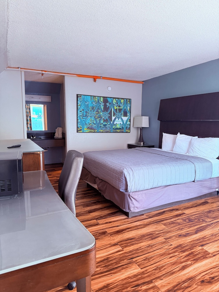 Hotel Cartersville, GA 12/50