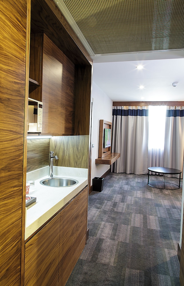 Bof Hotels Business 24/50