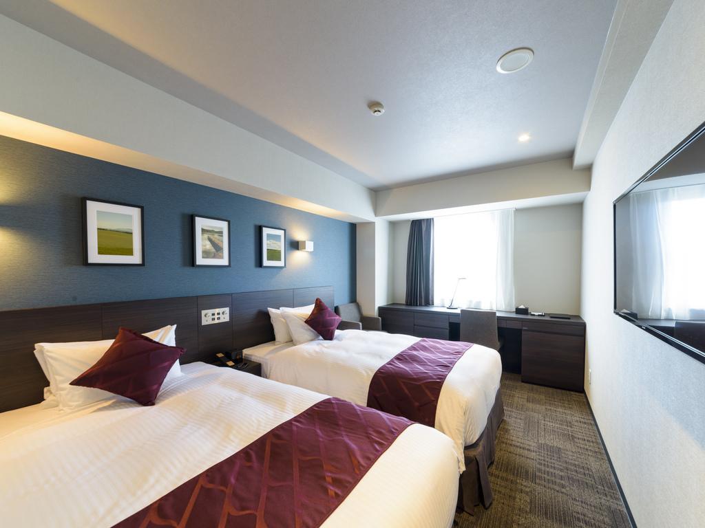 Superior, Single, Twin Beds