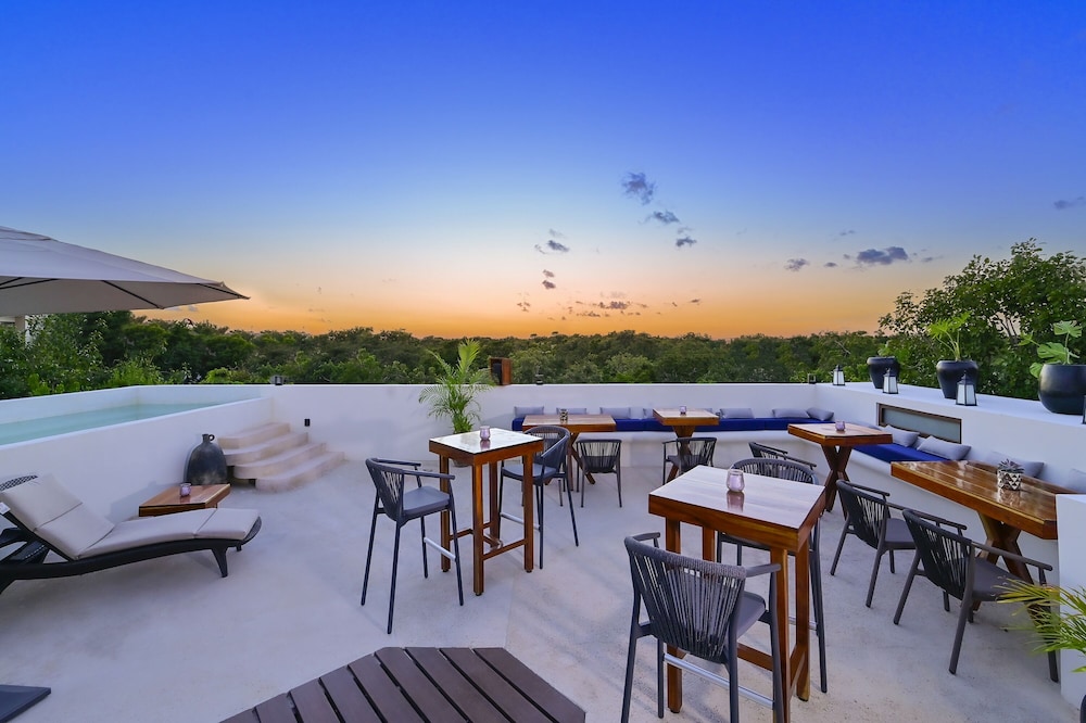 Kuyen Boutique Hotel 44/50