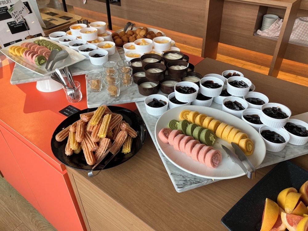 restaurant cafeteria