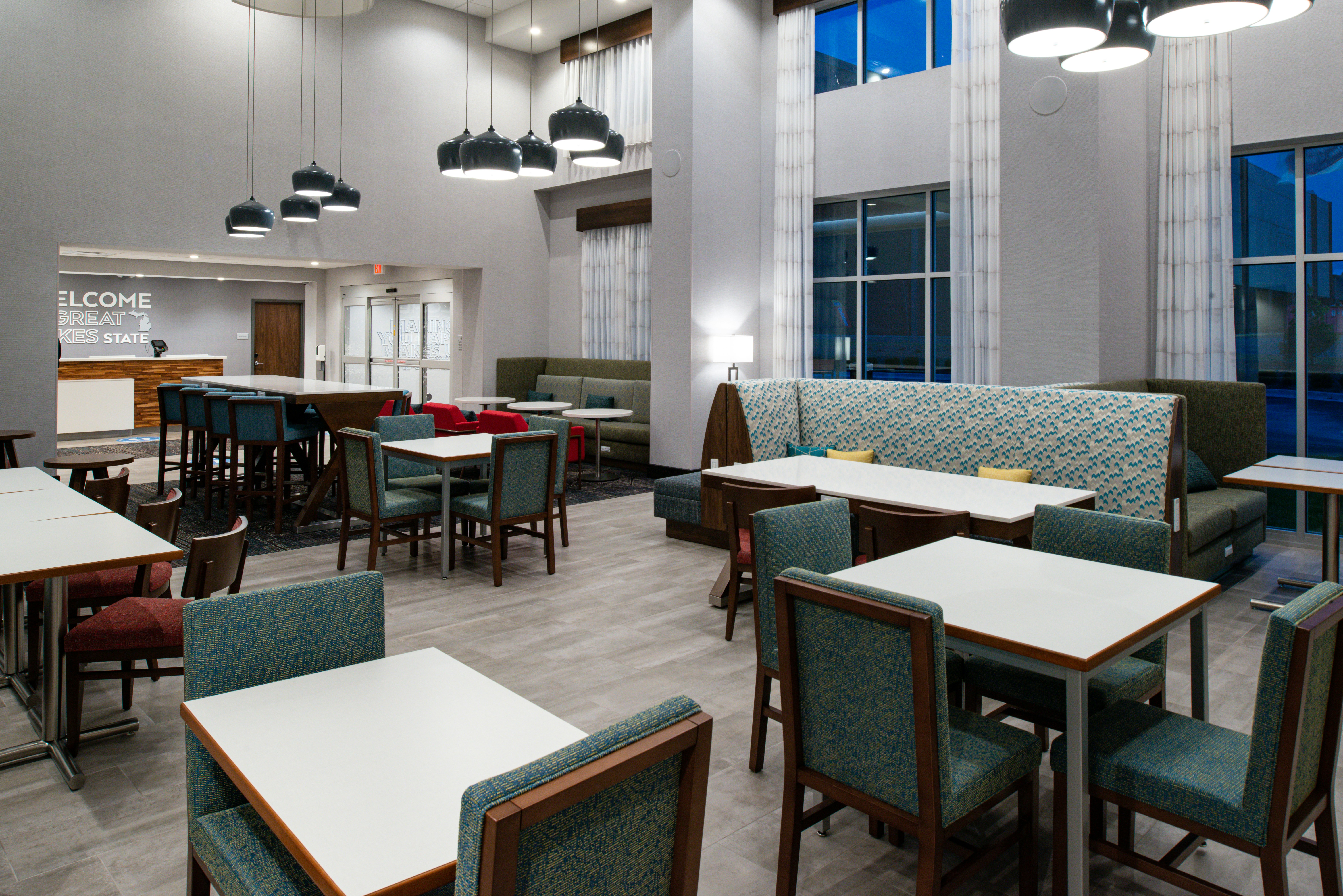 Hampton Inn Suites Adrian Mi 40/52