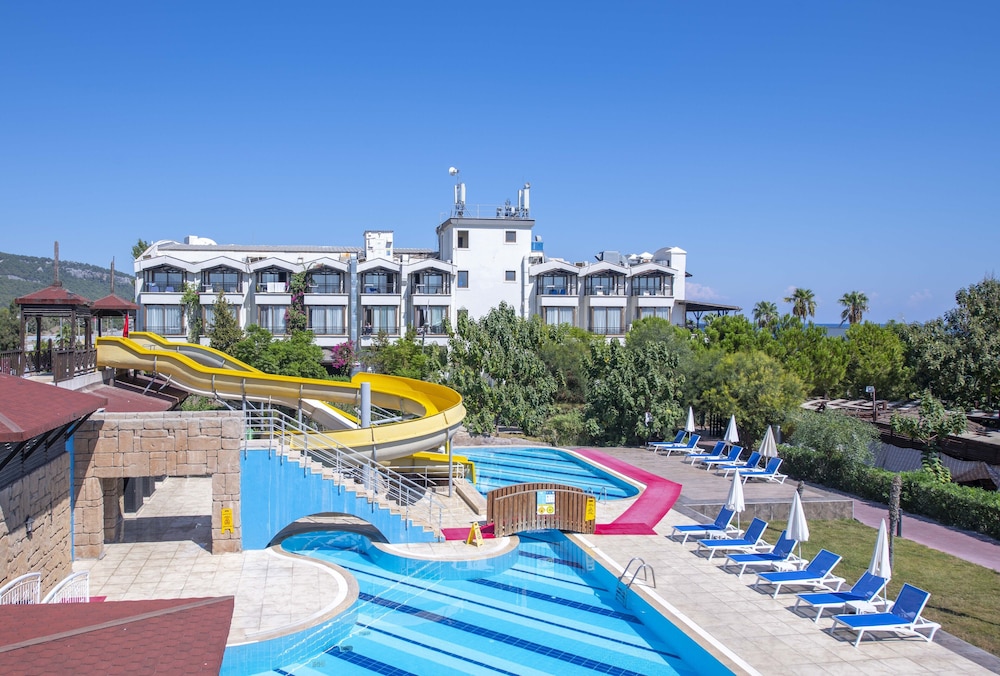 Armas Labada Hotel 62/71