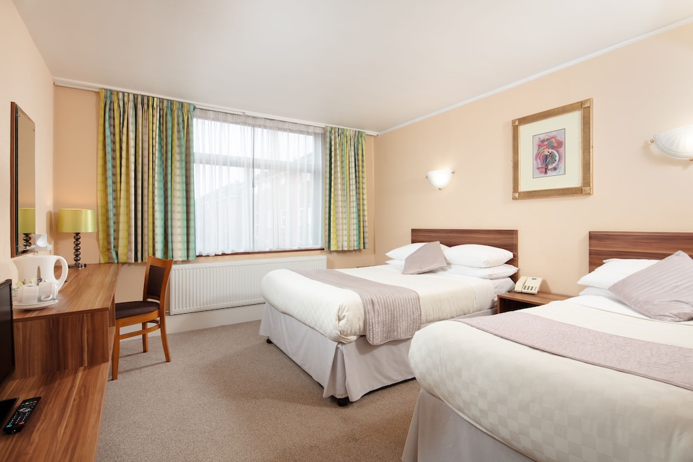 STANDARD, TWIN BEDS, PRIVATE BATHROOM