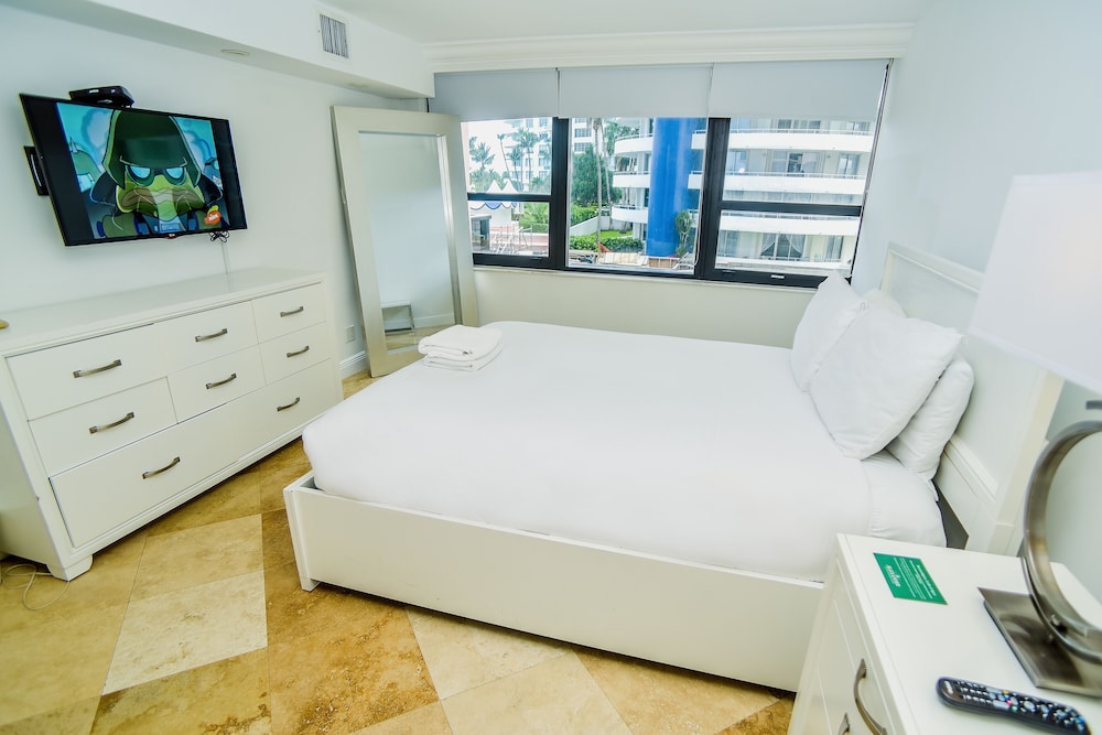The Alexander All Suite Oceanfront Resort 18/50
