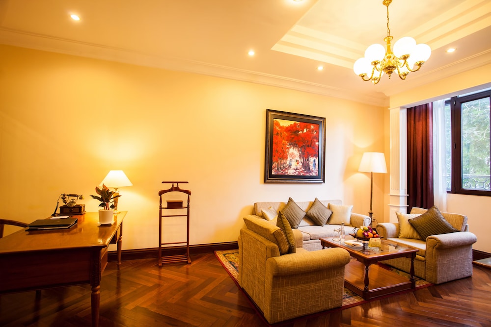Majestic Hotel 26/34