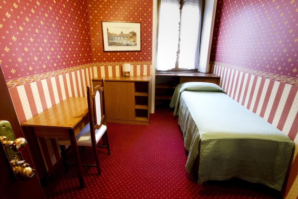 Adriatic Hotel 37/43