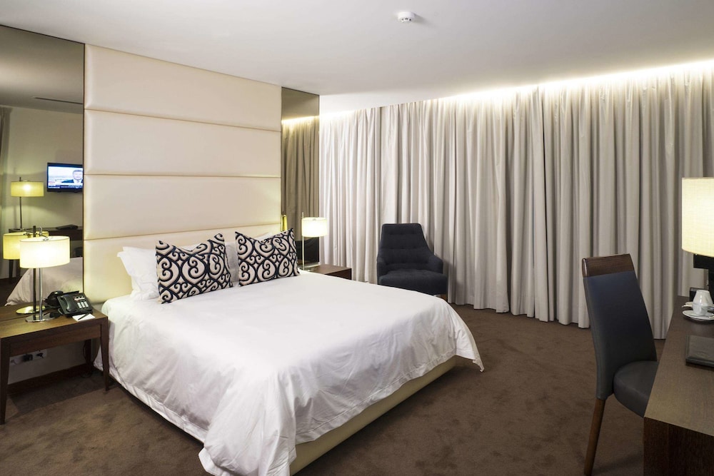 Fiesta Residences 8/67
