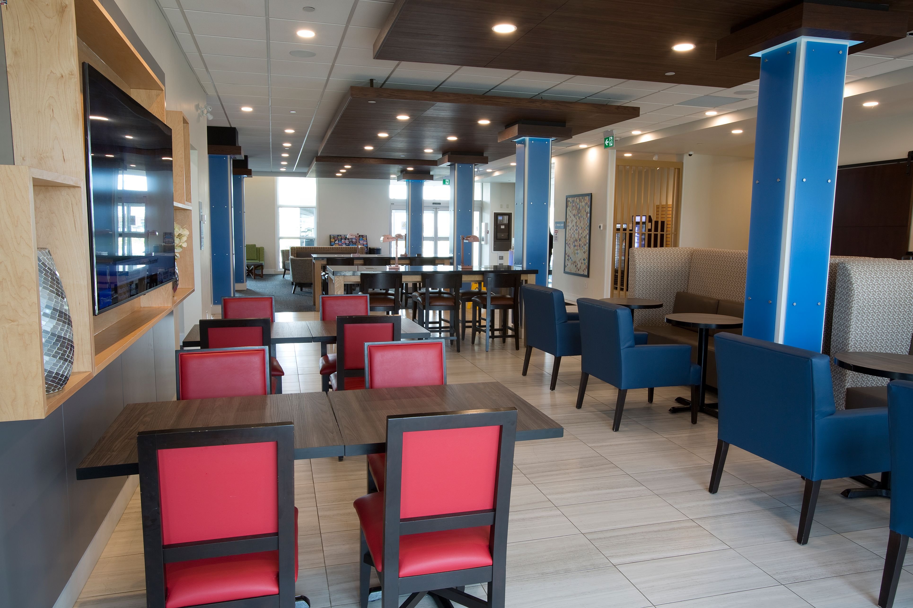 Holiday Inn Express And Suites Edmonton Sw Windermere 56/78