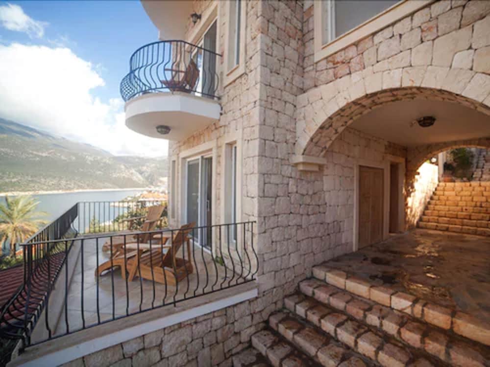 Lighthouse Hotel Kas 37/79