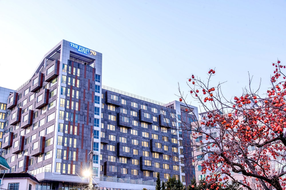 The First70 Hotel 2/50