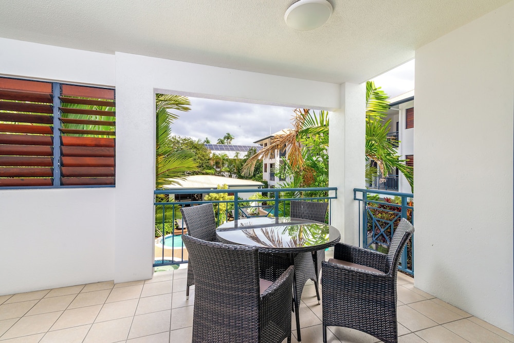 Meridian Port Douglas 11/70