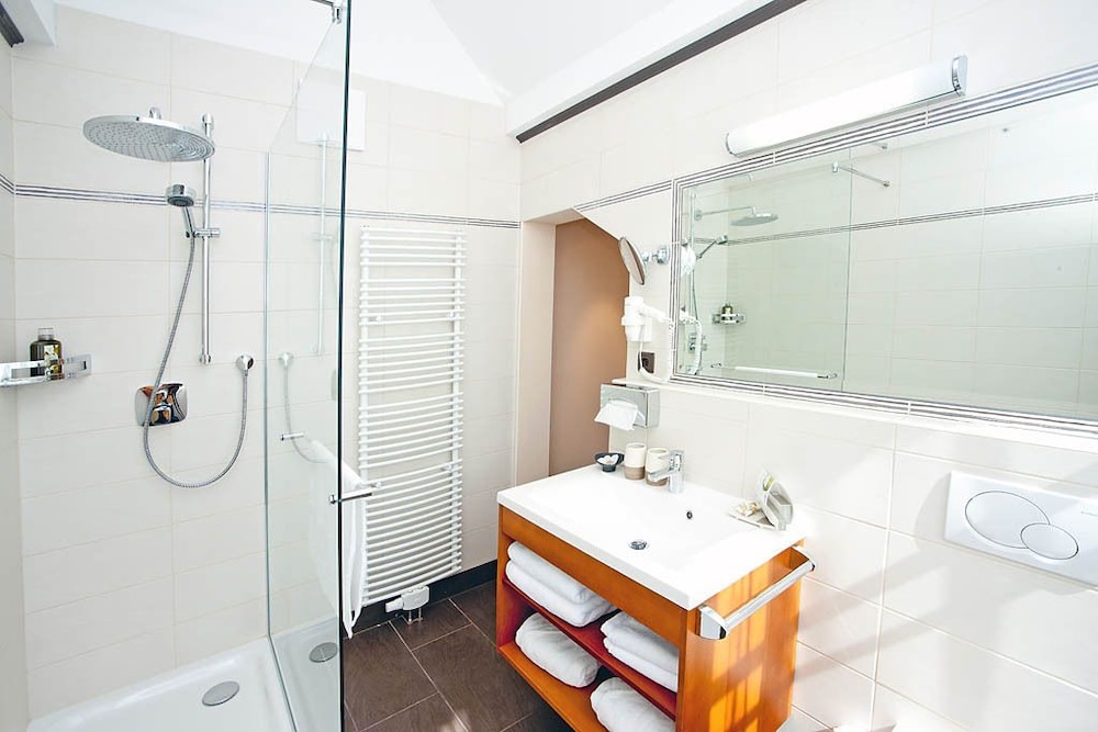 SACHER BADEN 33/67