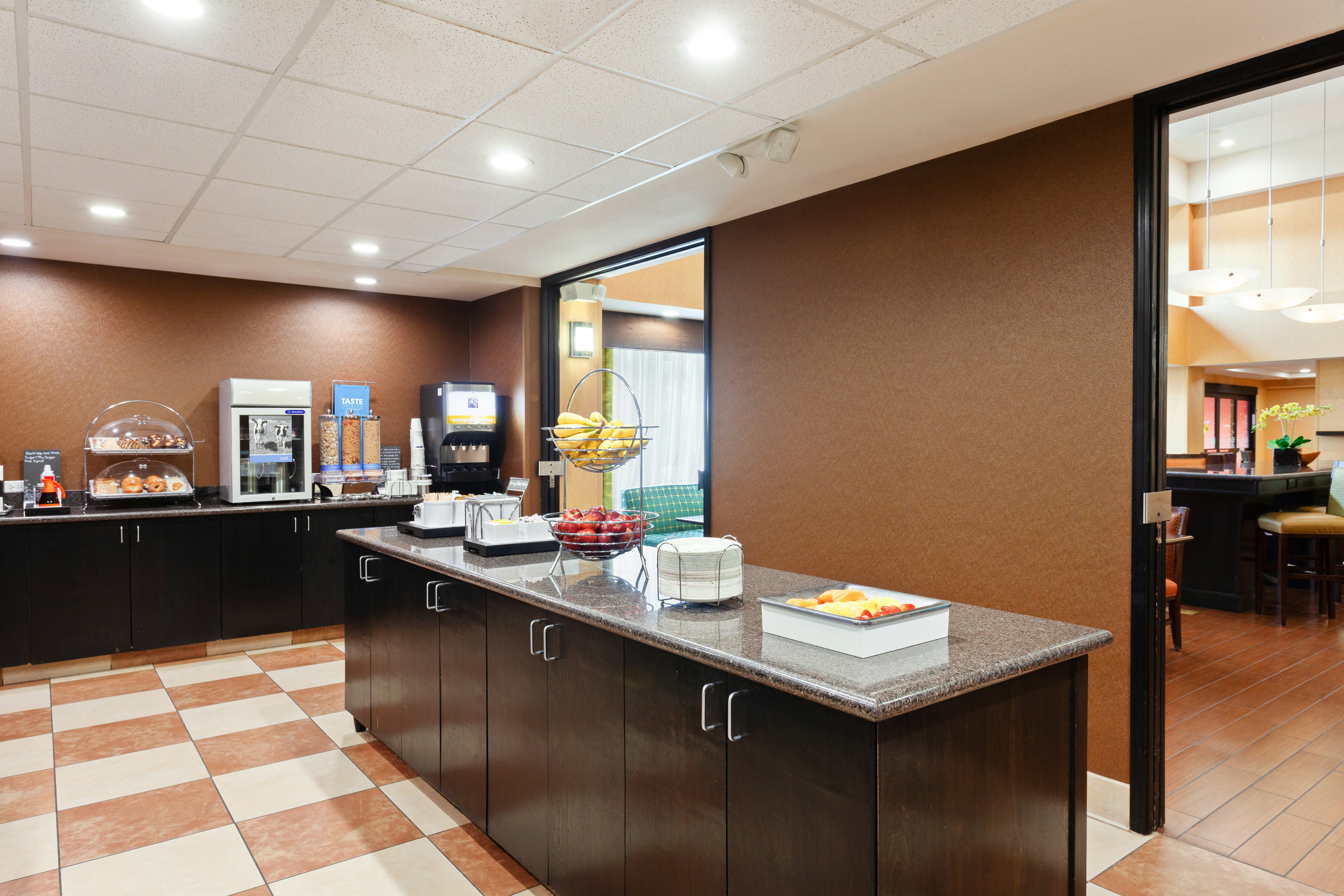 Hampton Inn & Suites Fresno-Northwest, CA 13/33