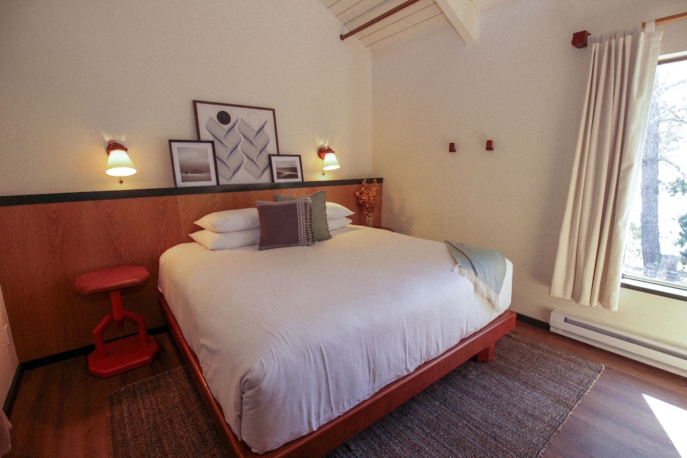 Lodge at Marconi 8/46