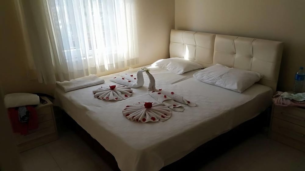 Family Suite, Twin Beds, Sofa, Meryem Ana 6/10