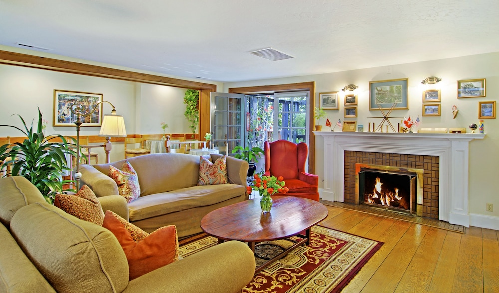 Babbling Brook Inn 47/70