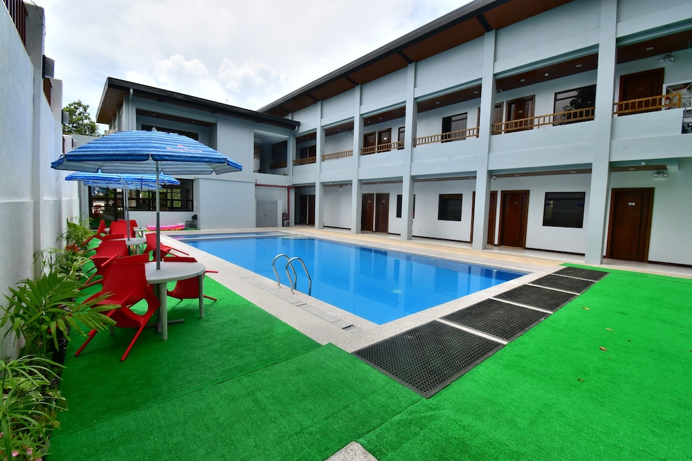 Charms Hotel 20/26