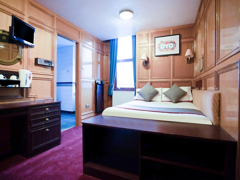 Rowers Hotel 9/48