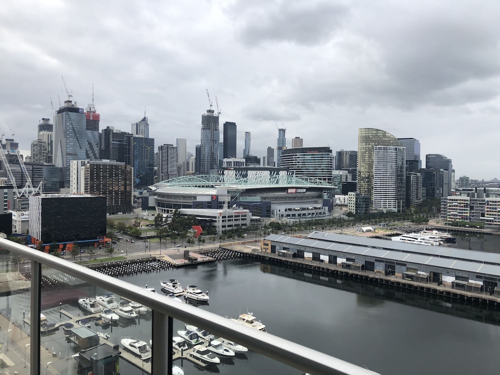 Accent Accommodation at Docklands Melbourne 39/50