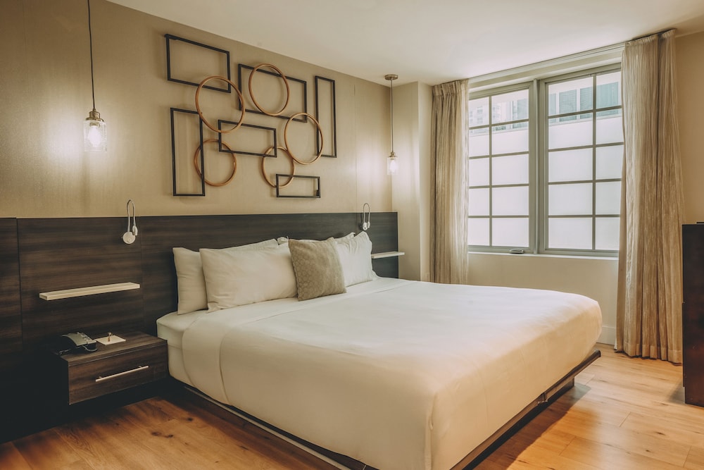 PREMIUM, KING BED