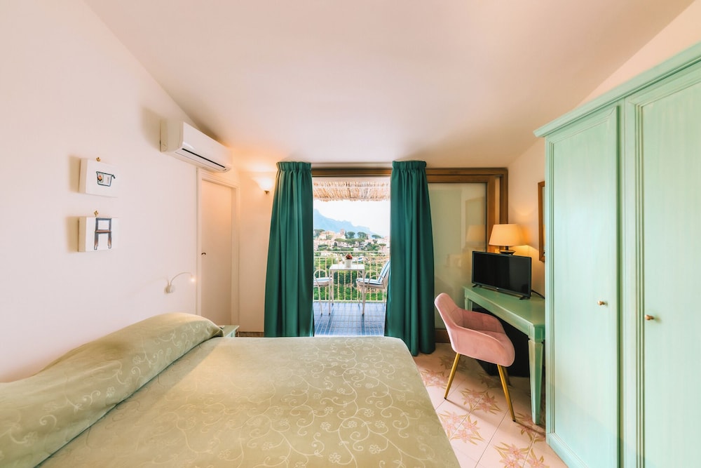 Zi'ntonio Hotel 15/50
