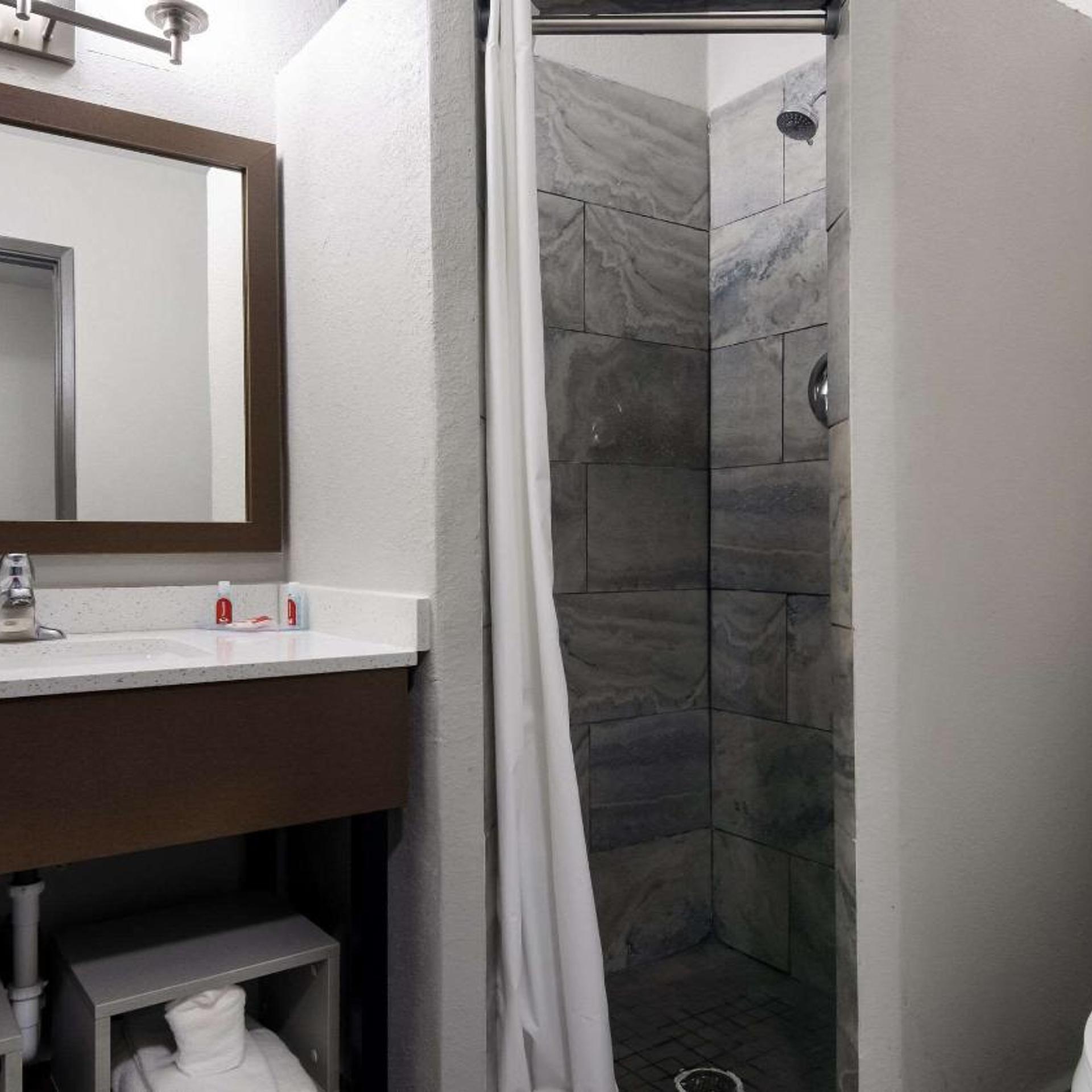 Econo Lodge Portage 38/40