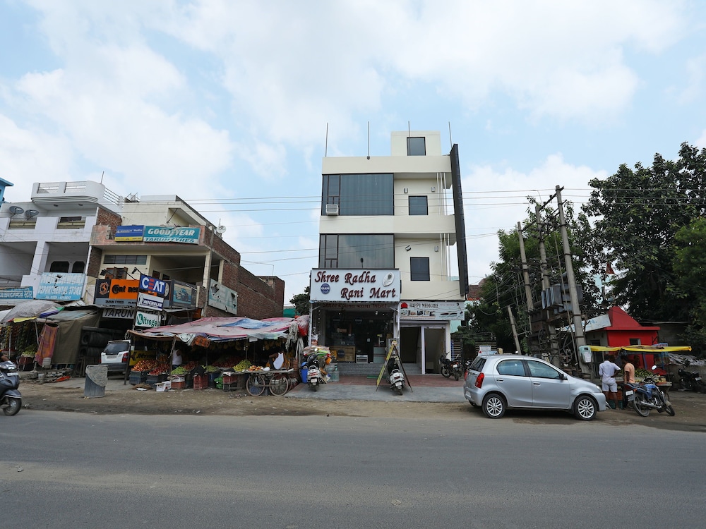 Oyo 9275 Hotel Royal Inn 16/17
