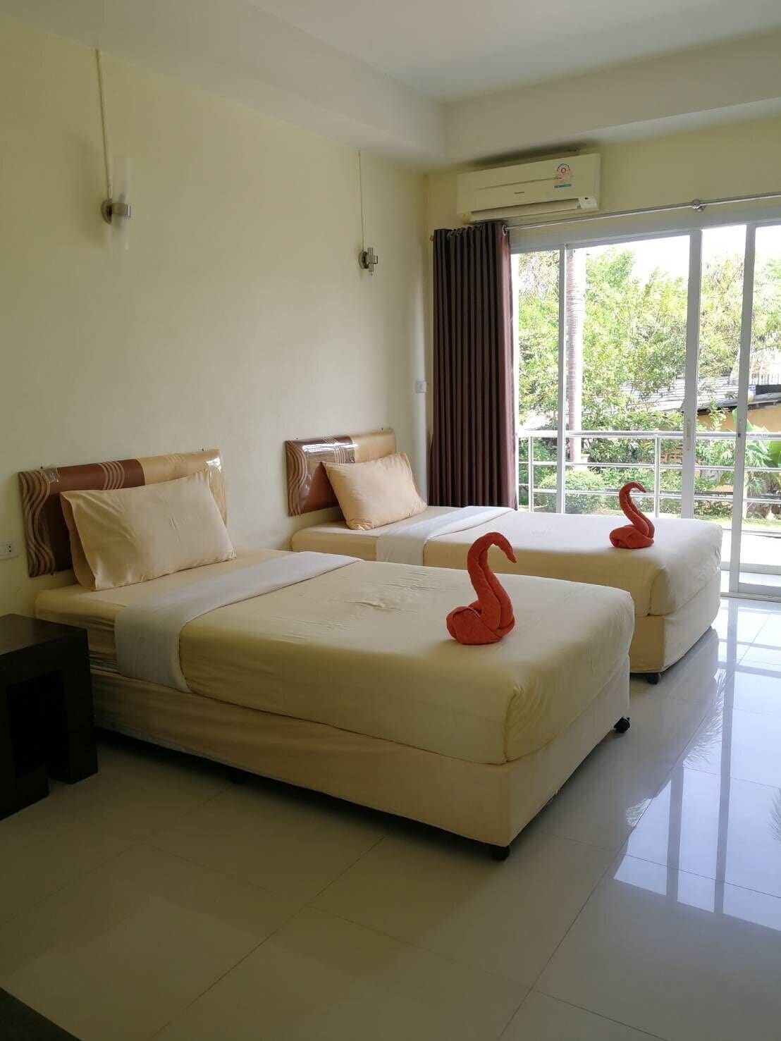 Standard, Twin Beds